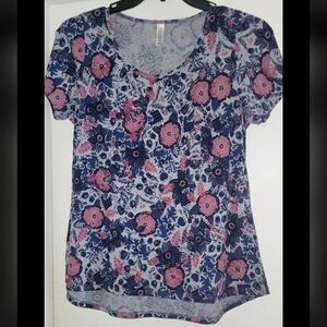 Lularoe Size M Floral T-shirt